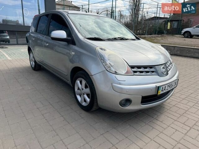 Сірий Ніссан Ноут, об'ємом двигуна 1.6 л та пробігом 171 тис. км за 6200 $, фото 2 на Automoto.ua