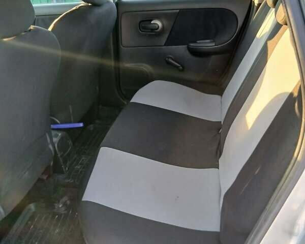 Сірий Ніссан Ноут, об'ємом двигуна 1.39 л та пробігом 230 тис. км за 4200 $, фото 5 на Automoto.ua