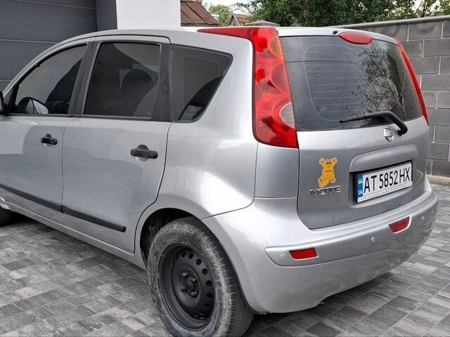 Сірий Ніссан Ноут, об'ємом двигуна 1.6 л та пробігом 236 тис. км за 5290 $, фото 4 на Automoto.ua