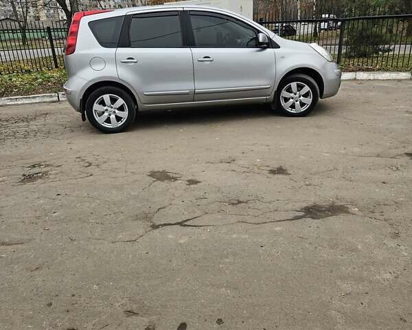 Серый Ниссан Ноут, объемом двигателя 1.6 л и пробегом 188 тыс. км за 6700 $, фото 1 на Automoto.ua