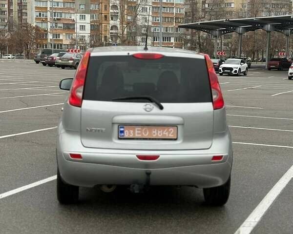 Сірий Ніссан Ноут, об'ємом двигуна 1.6 л та пробігом 238 тис. км за 5499 $, фото 3 на Automoto.ua