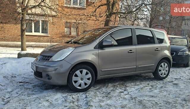 Сірий Ніссан Ноут, об'ємом двигуна 1.4 л та пробігом 235 тис. км за 5500 $, фото 2 на Automoto.ua