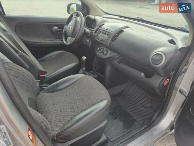 Сірий Ніссан Ноут, об'ємом двигуна 1.6 л та пробігом 230 тис. км за 5800 $, фото 5 на Automoto.ua