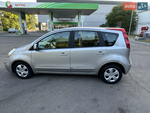 Серый Ниссан Ноут, объемом двигателя 1.6 л и пробегом 250 тыс. км за 5800 $, фото 6 на Automoto.ua