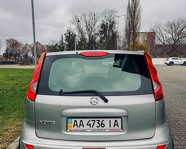 Серый Ниссан Ноут, объемом двигателя 1.6 л и пробегом 122 тыс. км за 6990 $, фото 7 на Automoto.ua