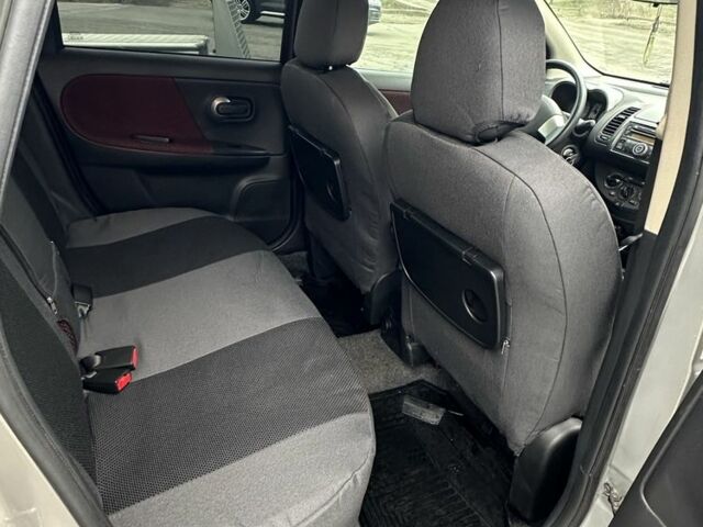 Серый Ниссан Ноут, объемом двигателя 1.6 л и пробегом 83 тыс. км за 5500 $, фото 13 на Automoto.ua