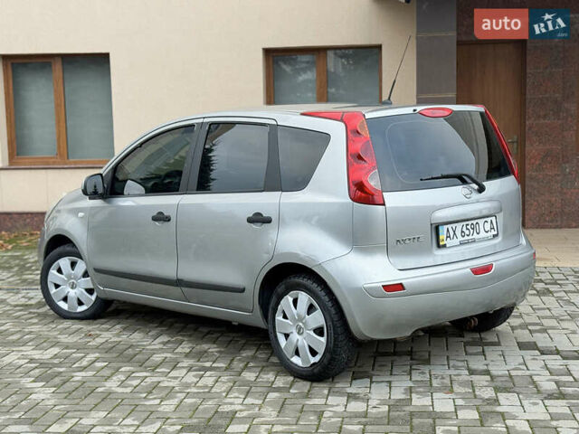 Серый Ниссан Ноут, объемом двигателя 1.4 л и пробегом 142 тыс. км за 5200 $, фото 27 на Automoto.ua
