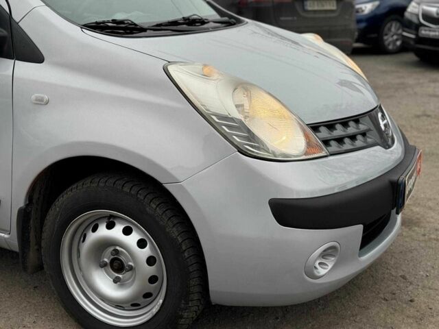 Сірий Ніссан Ноут, об'ємом двигуна 1.4 л та пробігом 137 тис. км за 4990 $, фото 3 на Automoto.ua