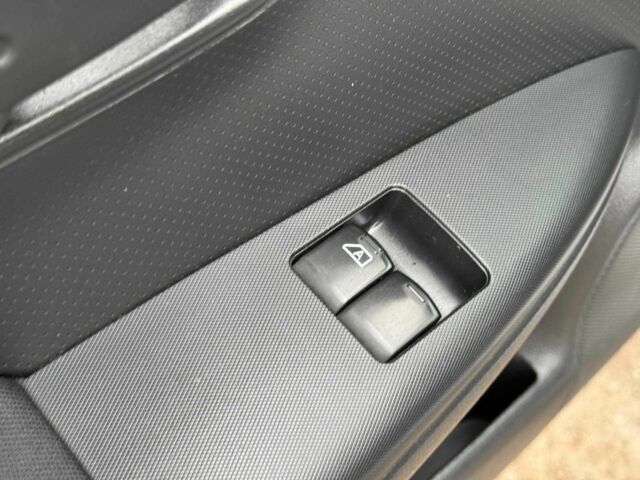 Сірий Ніссан Ноут, об'ємом двигуна 1.4 л та пробігом 137 тис. км за 4990 $, фото 11 на Automoto.ua