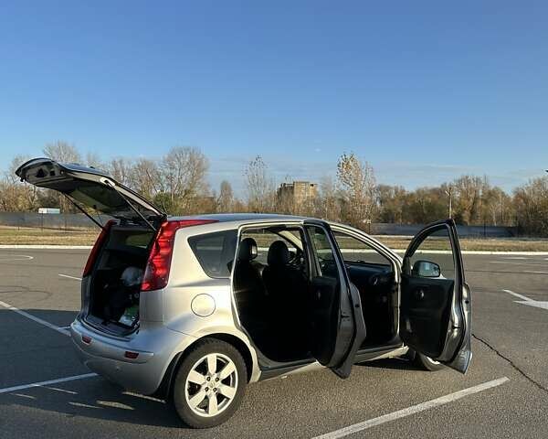 Серый Ниссан Ноут, объемом двигателя 1.6 л и пробегом 120 тыс. км за 6999 $, фото 24 на Automoto.ua