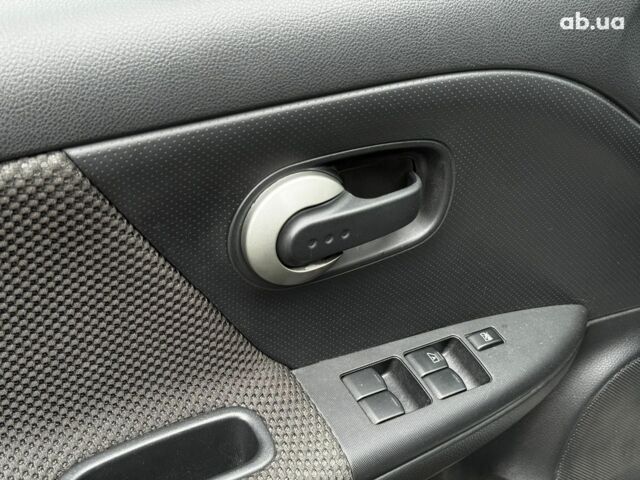 Серый Ниссан Ноут, объемом двигателя 1.6 л и пробегом 127 тыс. км за 5890 $, фото 14 на Automoto.ua