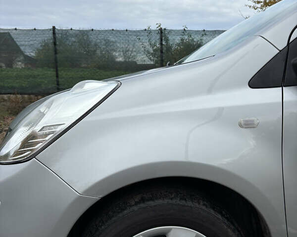 Ніссан Ноут 2009 у Хороле на Automoto.ua Сірий Ніссан Ноут, об'ємом двигуна 0 л та пробігом 214 тис. км за 5650 $, фото 4 на Automoto.ua