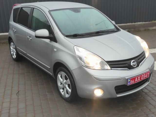 Серый Ниссан Ноут, объемом двигателя 1.6 л и пробегом 219 тыс. км за 6700 $, фото 4 на Automoto.ua