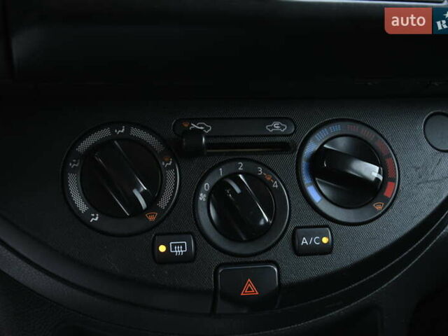 Серый Ниссан Ноут, объемом двигателя 1.4 л и пробегом 194 тыс. км за 5899 $, фото 24 на Automoto.ua