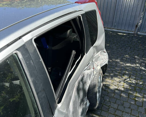 Сірий Ніссан Ноут, об'ємом двигуна 1.46 л та пробігом 270 тис. км за 2100 $, фото 13 на Automoto.ua