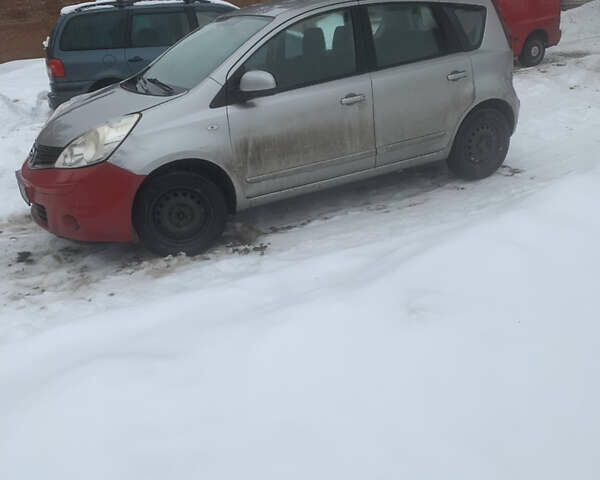 Серый Ниссан Ноут, объемом двигателя 1.39 л и пробегом 112 тыс. км за 5500 $, фото 3 на Automoto.ua