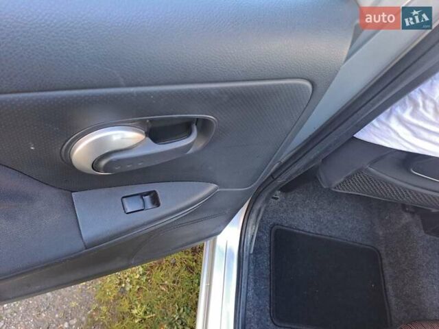 Сірий Ніссан Ноут, об'ємом двигуна 1.39 л та пробігом 146 тис. км за 6000 $, фото 13 на Automoto.ua