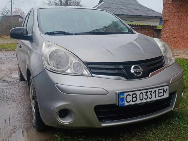 Сірий Ніссан Ноут, об'ємом двигуна 1.4 л та пробігом 250 тис. км за 5000 $, фото 2 на Automoto.ua