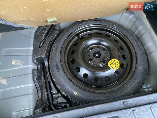 Сірий Ніссан Ноут, об'ємом двигуна 1.5 л та пробігом 191 тис. км за 6300 $, фото 22 на Automoto.ua