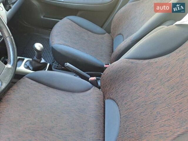 Серый Ниссан Ноут, объемом двигателя 1.39 л и пробегом 146 тыс. км за 6000 $, фото 8 на Automoto.ua