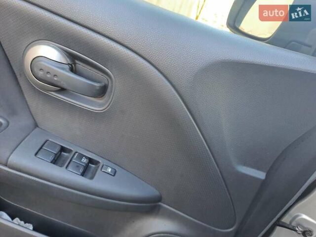 Сірий Ніссан Ноут, об'ємом двигуна 1.39 л та пробігом 146 тис. км за 6000 $, фото 10 на Automoto.ua