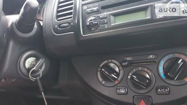 Серый Ниссан Ноут, объемом двигателя 1.6 л и пробегом 224 тыс. км за 7000 $, фото 7 на Automoto.ua