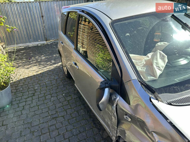 Сірий Ніссан Ноут, об'ємом двигуна 1.46 л та пробігом 270 тис. км за 2100 $, фото 2 на Automoto.ua