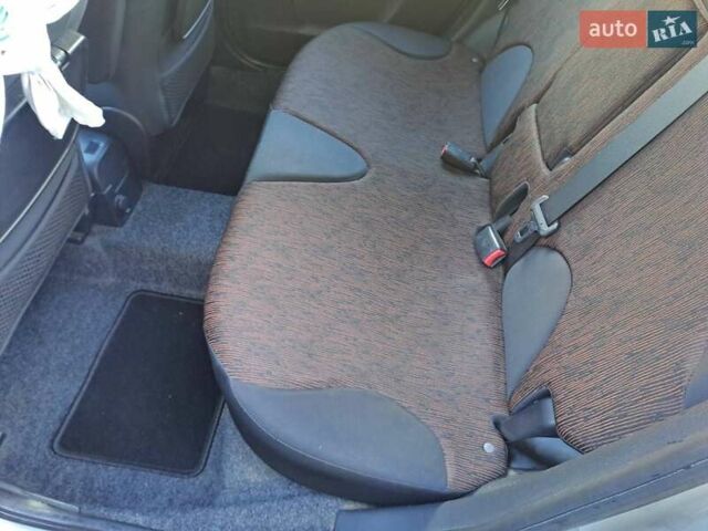 Сірий Ніссан Ноут, об'ємом двигуна 1.39 л та пробігом 146 тис. км за 6000 $, фото 12 на Automoto.ua