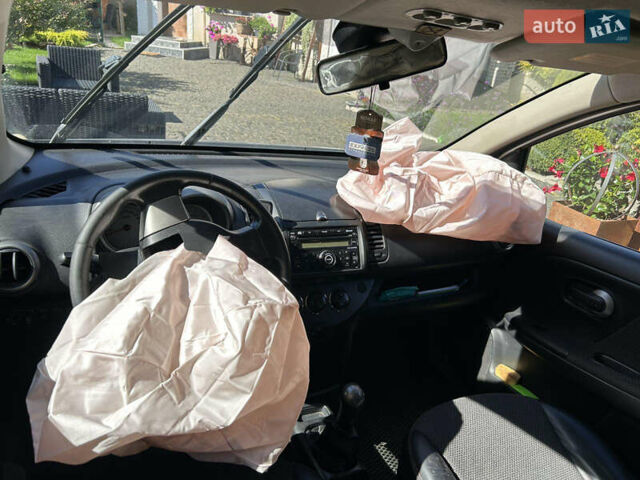 Сірий Ніссан Ноут, об'ємом двигуна 1.46 л та пробігом 270 тис. км за 2100 $, фото 7 на Automoto.ua