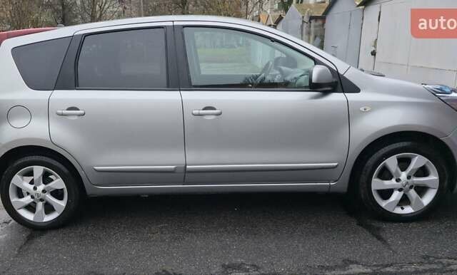 Серый Ниссан Ноут, объемом двигателя 1.4 л и пробегом 171 тыс. км за 6300 $, фото 2 на Automoto.ua
