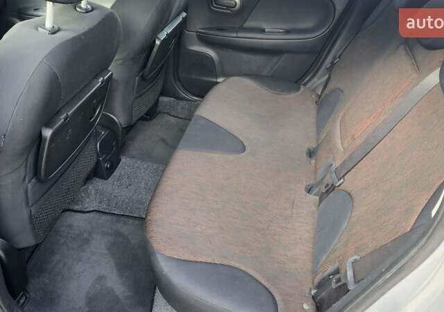 Серый Ниссан Ноут, объемом двигателя 1.4 л и пробегом 171 тыс. км за 6300 $, фото 10 на Automoto.ua