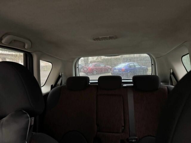 Серый Ниссан Ноут, объемом двигателя 1.5 л и пробегом 298 тыс. км за 5400 $, фото 2 на Automoto.ua