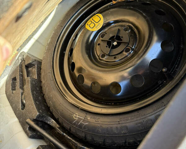 Серый Ниссан Ноут, объемом двигателя 1.6 л и пробегом 203 тыс. км за 7200 $, фото 24 на Automoto.ua