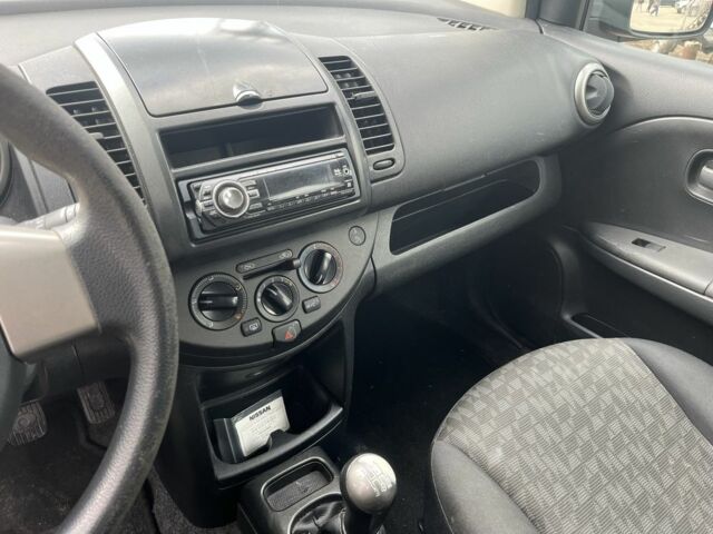 Серый Ниссан Ноут, объемом двигателя 1.6 л и пробегом 250 тыс. км за 1900 $, фото 8 на Automoto.ua