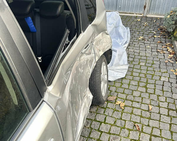 Сірий Ніссан Ноут, об'ємом двигуна 1.46 л та пробігом 270 тис. км за 2100 $, фото 20 на Automoto.ua