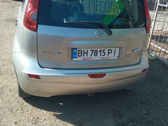 Серый Ниссан Ноут, объемом двигателя 1.5 л и пробегом 210 тыс. км за 6000 $, фото 4 на Automoto.ua