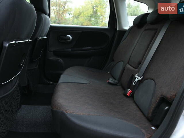 Серый Ниссан Ноут, объемом двигателя 1.4 л и пробегом 194 тыс. км за 5899 $, фото 27 на Automoto.ua