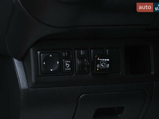 Серый Ниссан Ноут, объемом двигателя 1.4 л и пробегом 194 тыс. км за 5899 $, фото 22 на Automoto.ua