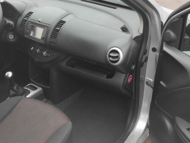 Серый Ниссан Ноут, объемом двигателя 1.6 л и пробегом 219 тыс. км за 6700 $, фото 12 на Automoto.ua