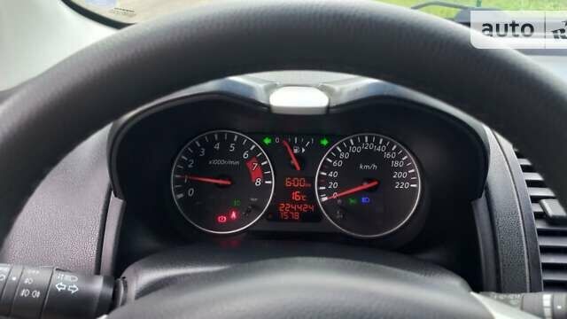 Серый Ниссан Ноут, объемом двигателя 1.6 л и пробегом 224 тыс. км за 7000 $, фото 6 на Automoto.ua