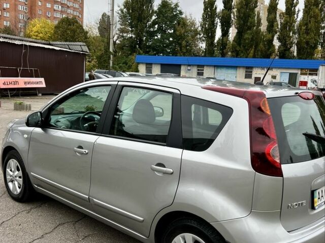 Серый Ниссан Ноут, объемом двигателя 1.6 л и пробегом 166 тыс. км за 7950 $, фото 2 на Automoto.ua