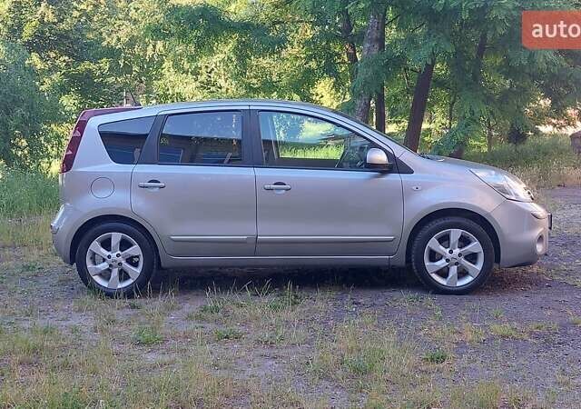 Сірий Ніссан Ноут, об'ємом двигуна 1.6 л та пробігом 183 тис. км за 5750 $, фото 10 на Automoto.ua