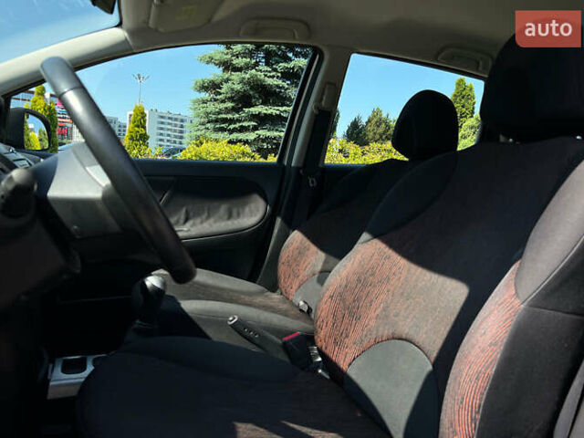 Ниссан Ноут 2010 в Львове на Automoto.ua Серый Ниссан Ноут, объемом двигателя 1.39 л и пробегом 122 тыс. км за 4999 $, фото 12 на Automoto.ua