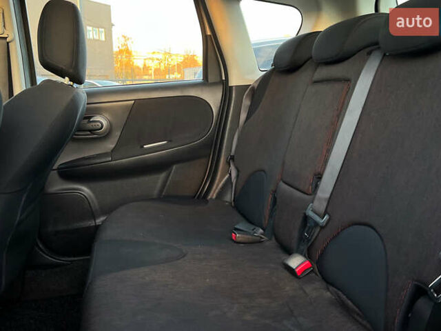 Сірий Ніссан Ноут, об'ємом двигуна 1.39 л та пробігом 122 тис. км за 4800 $, фото 18 на Automoto.ua
