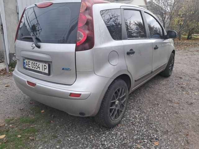 Сірий Ніссан Ноут, об'ємом двигуна 1.4 л та пробігом 118 тис. км за 6400 $, фото 3 на Automoto.ua