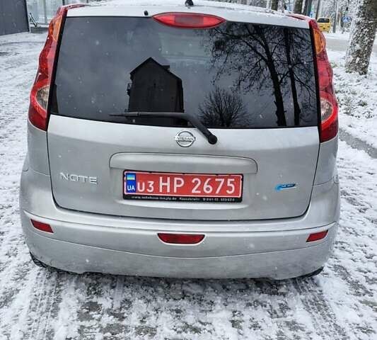 Серый Ниссан Ноут, объемом двигателя 1.4 л и пробегом 187 тыс. км за 6199 $, фото 2 на Automoto.ua