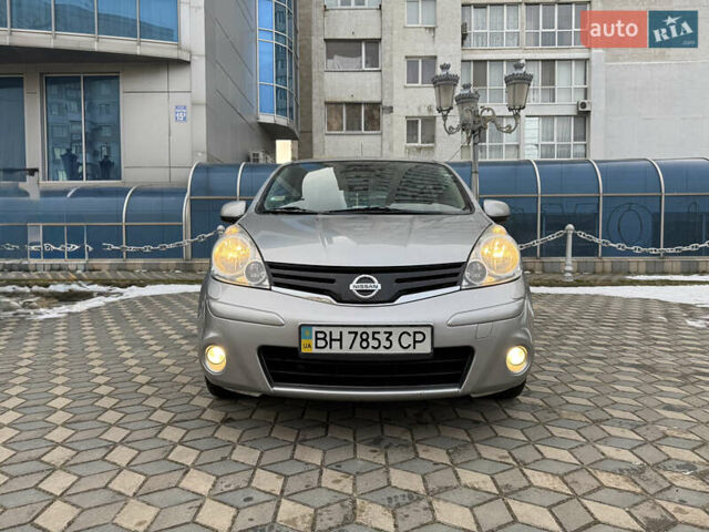 Серый Ниссан Ноут, объемом двигателя 1.6 л и пробегом 165 тыс. км за 6250 $, фото 1 на Automoto.ua