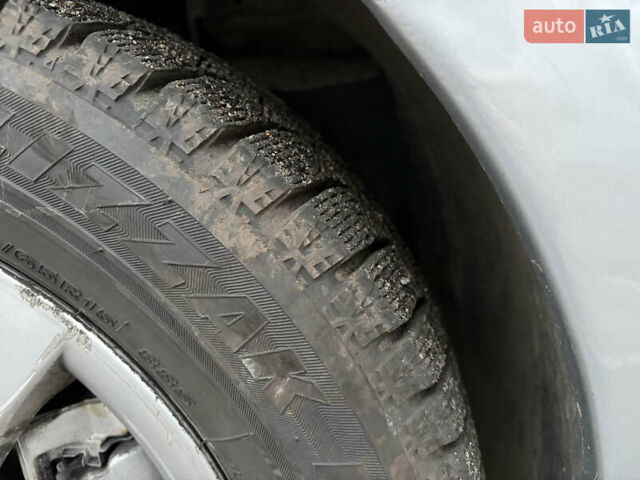 Сірий Ніссан Ноут, об'ємом двигуна 1.6 л та пробігом 166 тис. км за 6450 $, фото 11 на Automoto.ua