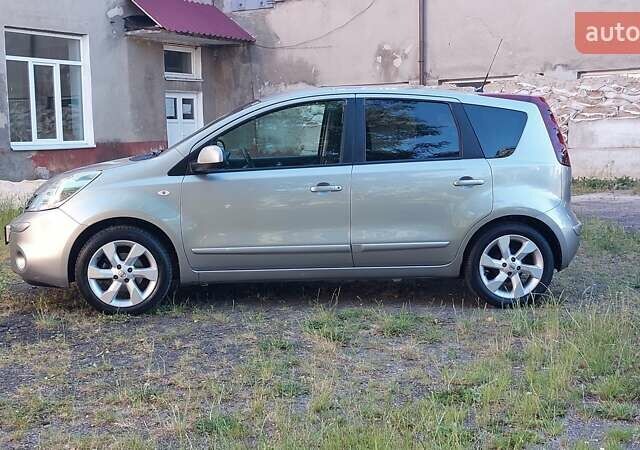 Сірий Ніссан Ноут, об'ємом двигуна 1.6 л та пробігом 183 тис. км за 5750 $, фото 6 на Automoto.ua