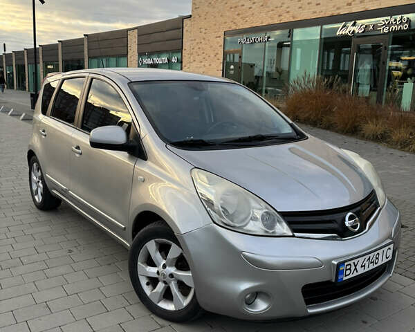 Серый Ниссан Ноут, объемом двигателя 1.46 л и пробегом 298 тыс. км за 6200 $, фото 1 на Automoto.ua